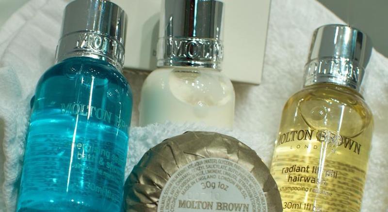 Middle Eight - Covent Garden - Preferred Hotels And Resorts 런던 외부 사진 Molton Brown products