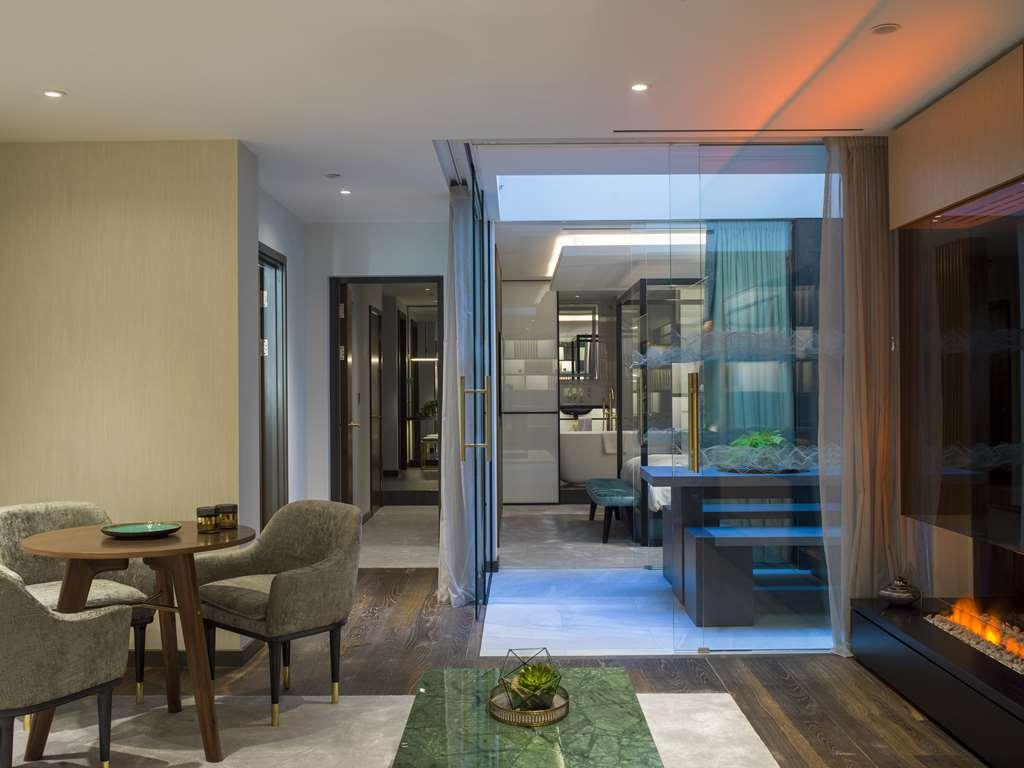 Middle Eight - Covent Garden - Preferred Hotels And Resorts 런던 객실 사진 Interior of a house in London
