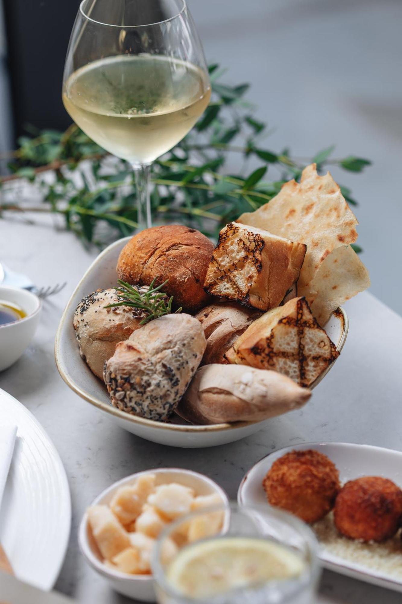 Middle Eight - Covent Garden - Preferred Hotels And Resorts 런던 외부 사진 A selection of breads